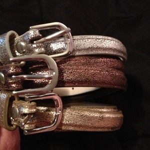 TRADED🎀 Metallic belt bundle!
