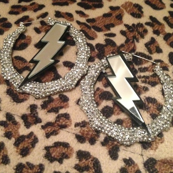 **SOLD IN BUNDLE** Lighting Bolt earrings