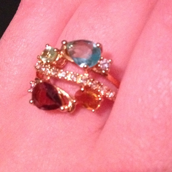 ❌SOLD on eBay❌ Avon Kasia Ring Size 8 - Picture 2 of 3