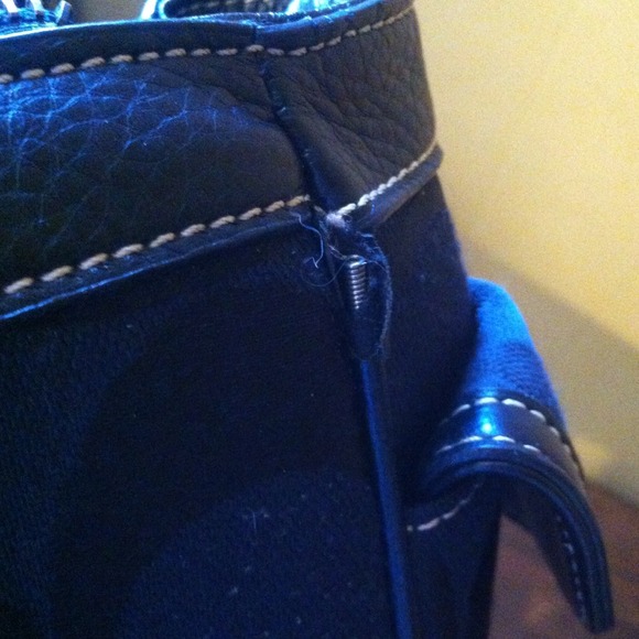 Authentic coach purse. - Picture 4 of 4