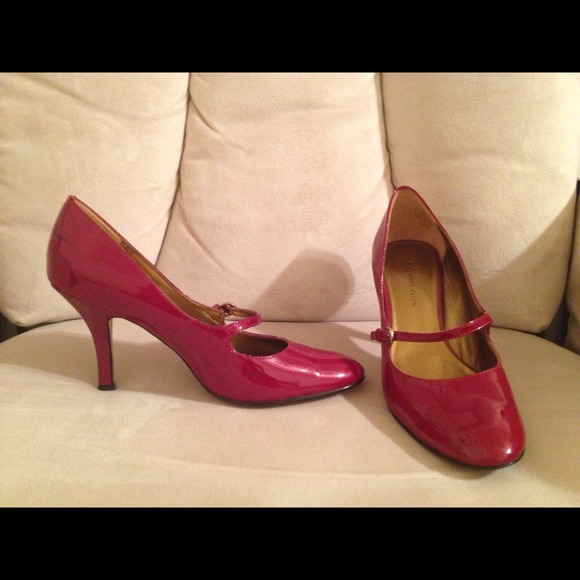 Shoes - Picture 2 of 2