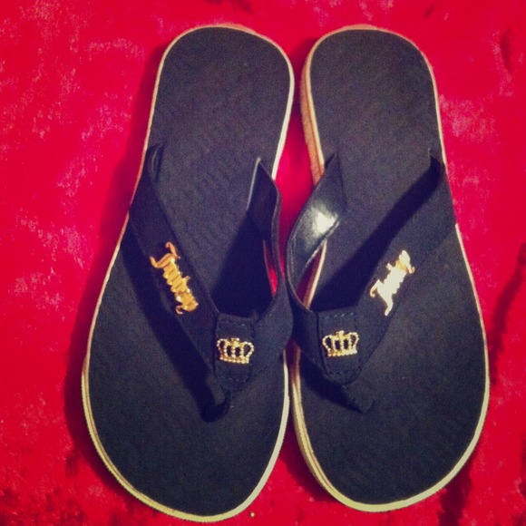 🚫🚫SOLD🚫🚫Juicy Couture Sandals