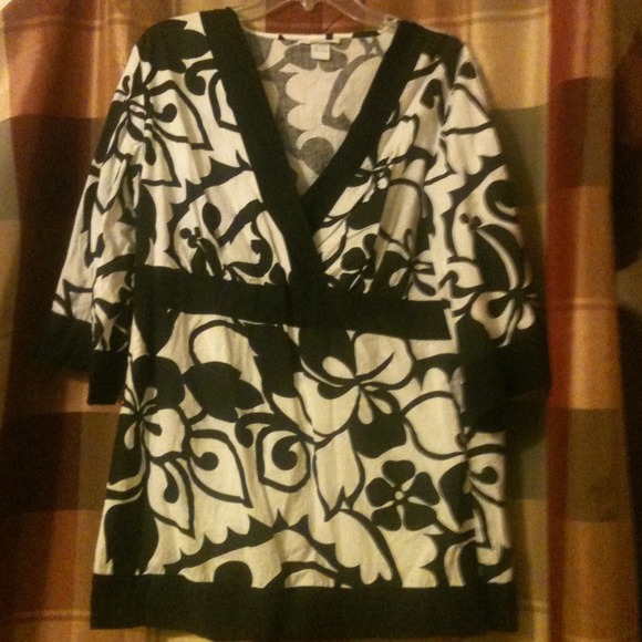 👍Sold.       woman's shirt