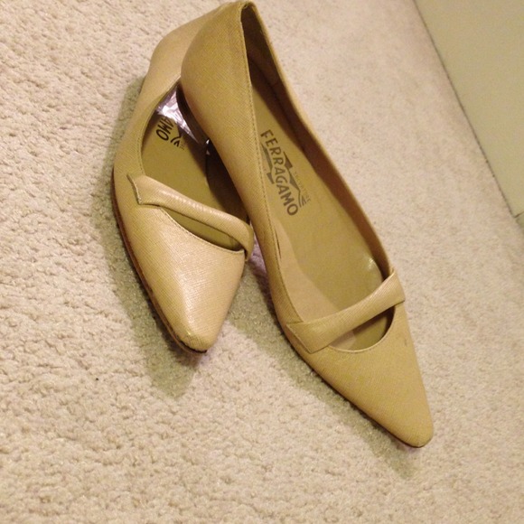 Authentic vintage Ferragamo flats