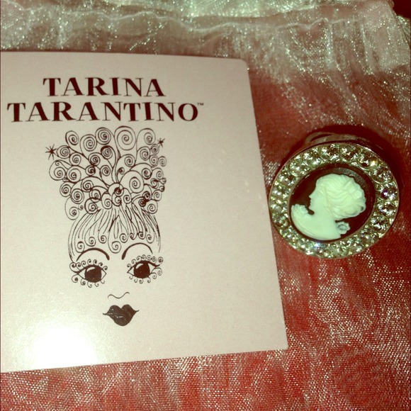 Tarina Tarantino Ring with Swarovski crystal 💍