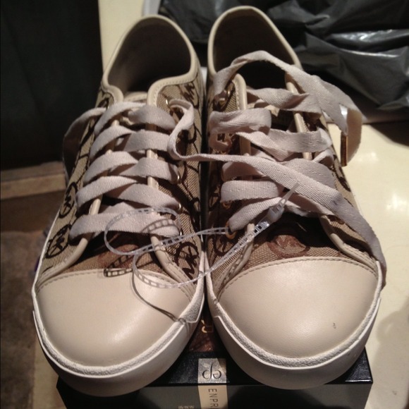 ✨✨SOLD SOLD SOLD✨✨ - Picture 2 of 3