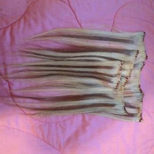 🎀RESERVE🎀 Blond/brown extensions!🎀