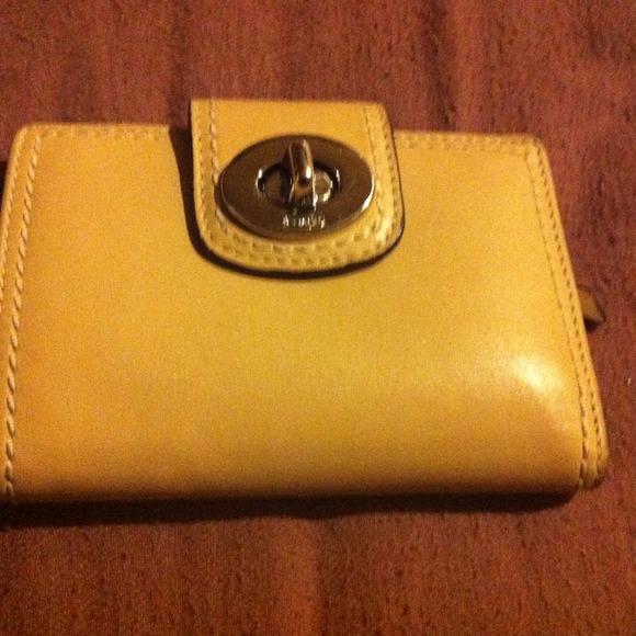 Coach tan auth wallet nice for spring