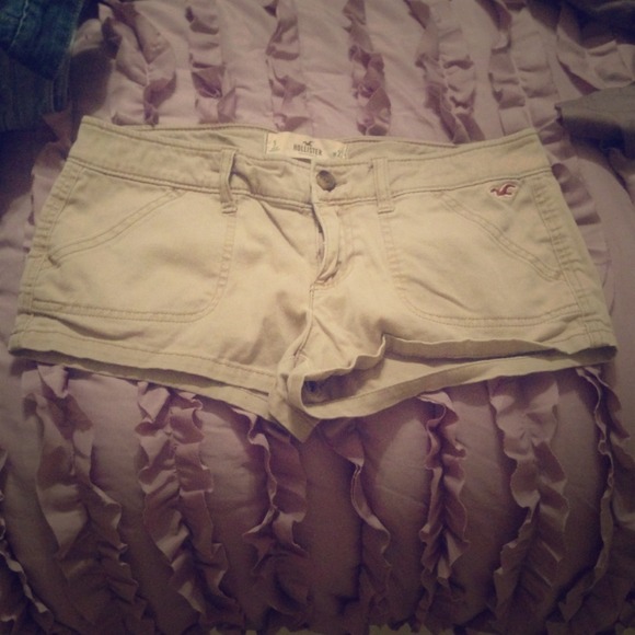 Hollister khaki shorts