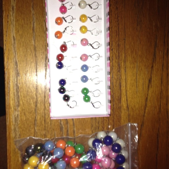 10 bracelets & 10 pairs of earrings