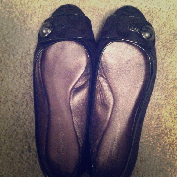 Reduced! Black Coach Flat authentic