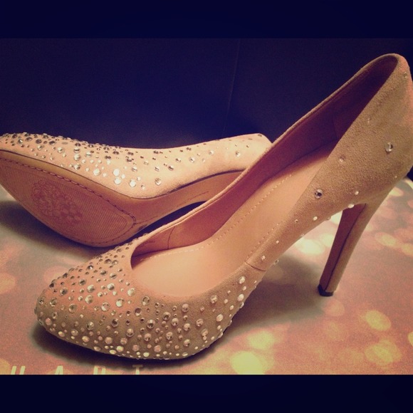 Vince Camuto pumps