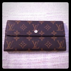 Louis Vuitton wallet not authentic!!