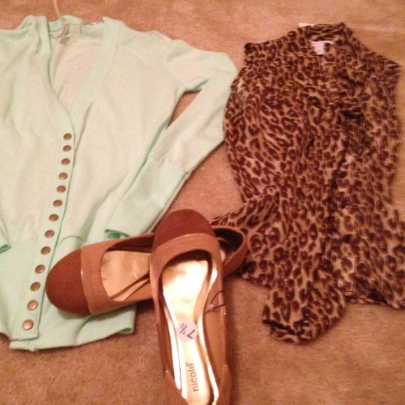 Sold - Picture 3 of 4