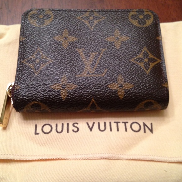 Authentic Louis Vuitton Zippy Coin Wallet