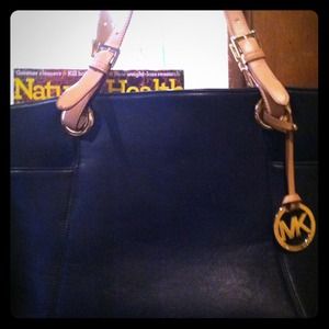 ✨Micheal Kors black tote✨🔴just reduced🔴🙉🙉🙉