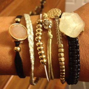 NWOT original box included set of 6 bracelets