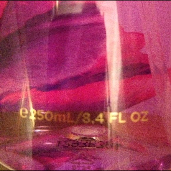 🔴Traded🔴 Victoria Secret Love Spell - Picture 2 of 3