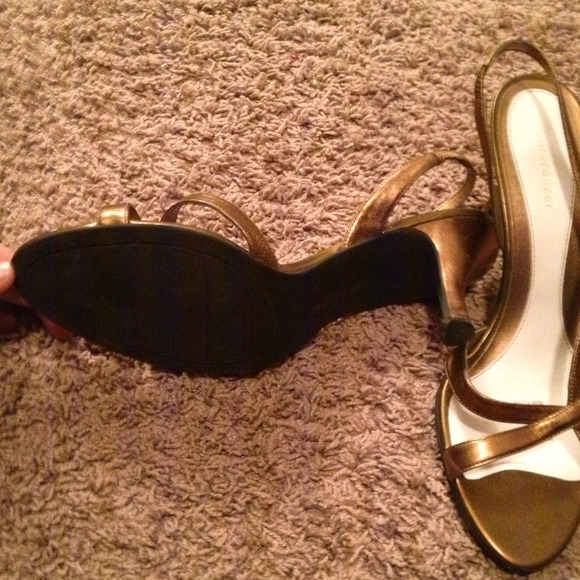 Gold dress shoes - Picture 3 of 3