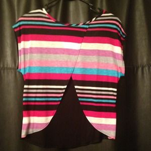 Cute peekaboo backed shirt! Never worn!