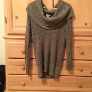 Cache grey knit sweater