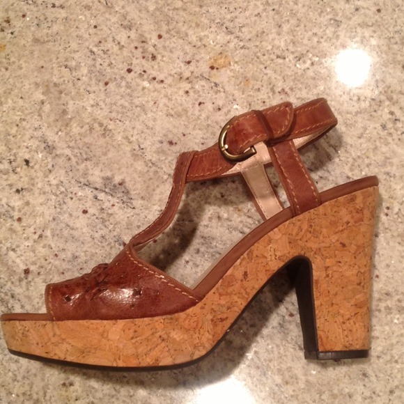 🌹SALE🌹NWOT AdrienneVittadini Shoes - Picture 4 of 4