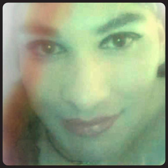 Meet ur seller " hi im jessica!  call me Bella 💋