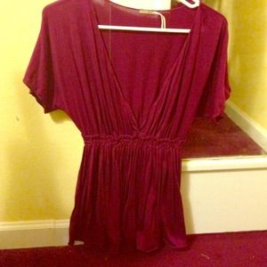 SOLD Cute burgundy flowy top