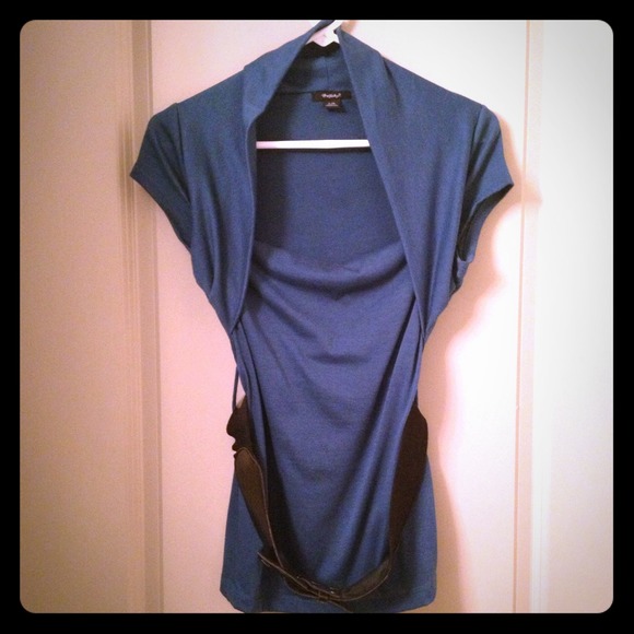 Blue blouse with belt - Picture 1 of 3