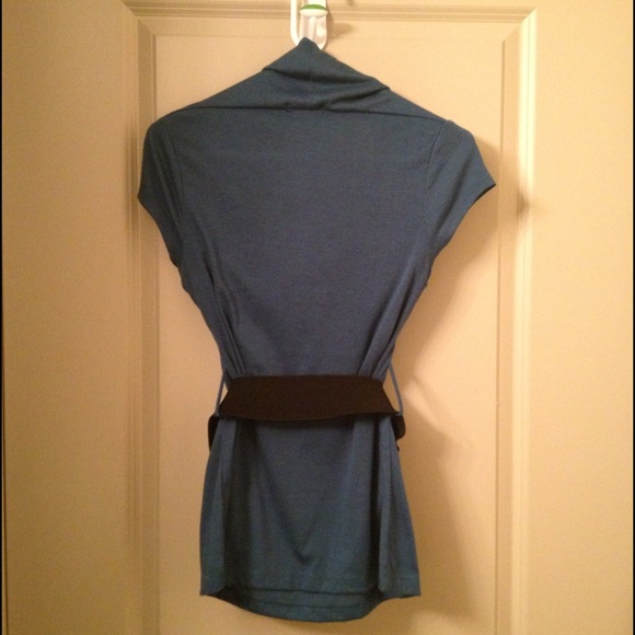 Blue blouse with belt - Picture 2 of 3