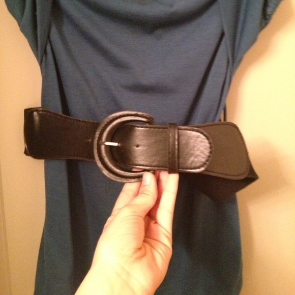 Blue blouse with belt - Picture 3 of 3