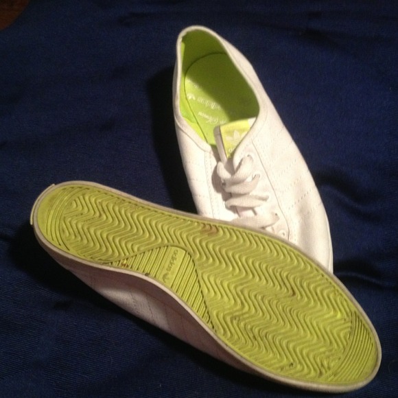 🚫SOLD🚫White with Neon Green Sleek Series Adidas - Picture 2 of 3