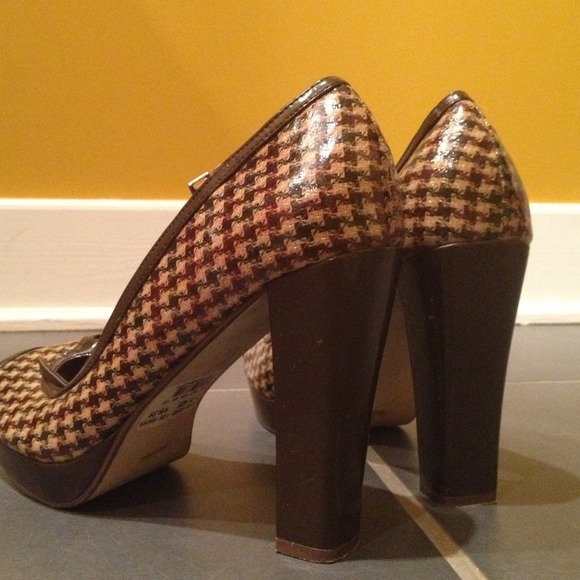 Heels - Picture 3 of 3