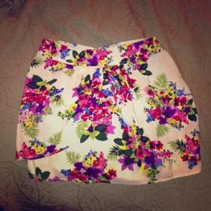 Fun flirty floral skirt