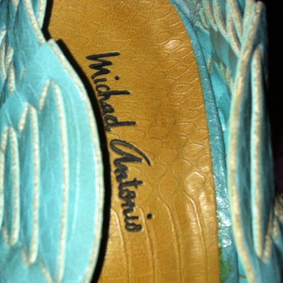 Shoes - Picture 3 of 3