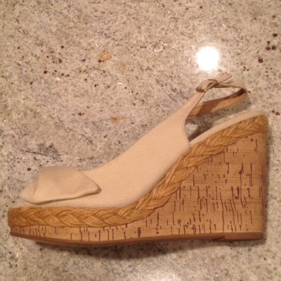 🌹SALE🌹Madden Girl Wedge NWOT - Picture 3 of 4