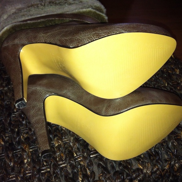 Boots - Picture 2 of 3