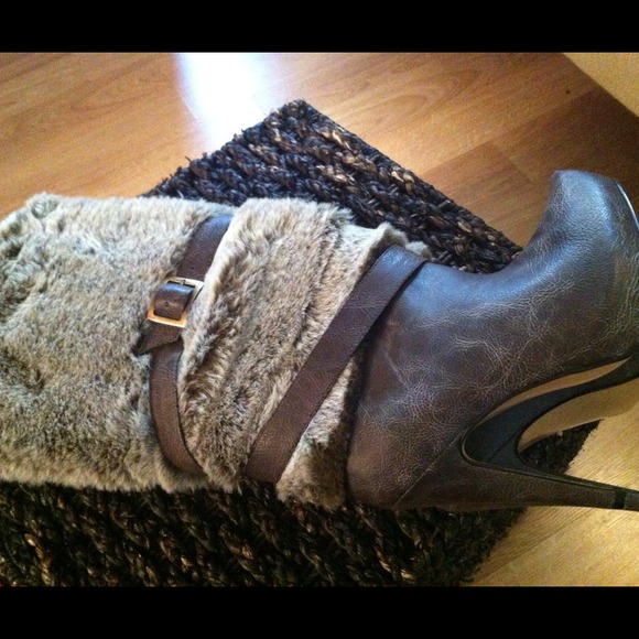 Boots - Picture 3 of 3