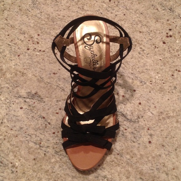 ❤️SALE❤️Seychelles Black Heels - Picture 2 of 4