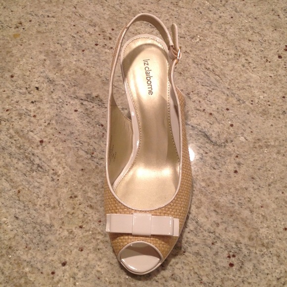 🌹SALE🌹Liz Claiborne Straw NWOT - Picture 2 of 4