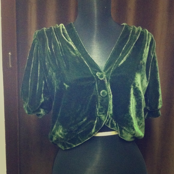 NEW L'Pogee green velvet bolero top