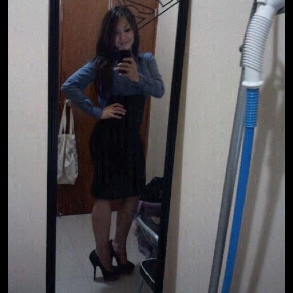 🌴meet your seller🌴 - Picture 1 of 4