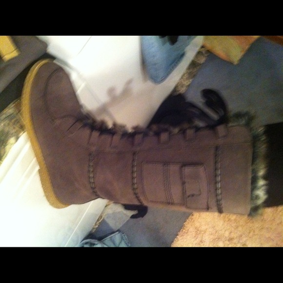 Furry boots!! - Picture 3 of 3