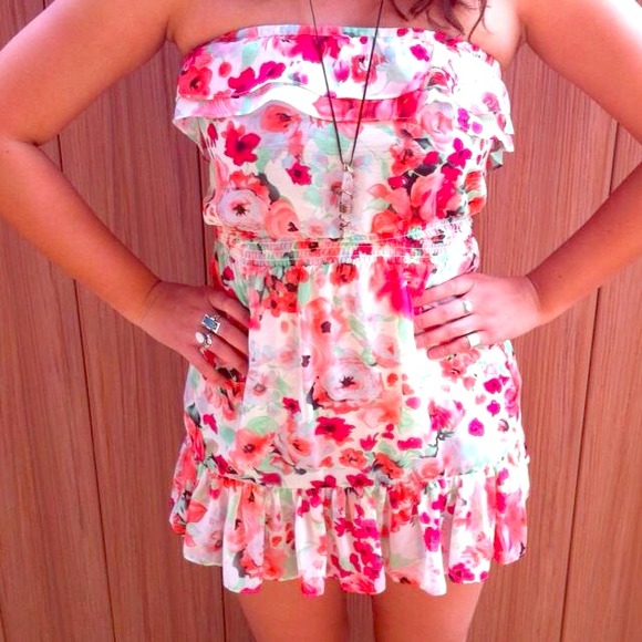 Dresses & Skirts - Dress