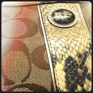 Brand New COACH Wristlet/Clutch/Wallet