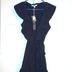 🚫SOLD🚫Black ruffled Vest with tie waist