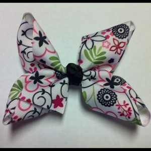 Fun flowery bow!