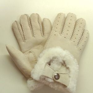 🔸New🔸 UGG Glove HOLD 11/08