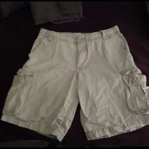 Aeropostale light khaki cargo shorts