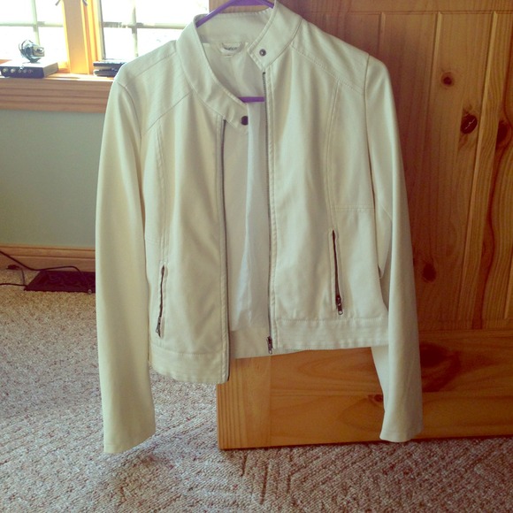 Sold in jacket bundle!! Cream leather jacket